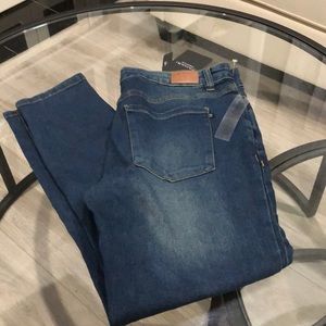 Tahari Kelly women’s  jeans size 16